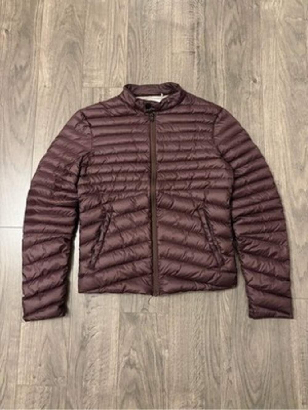 IKKS Men’s Lightweight Puffer Jacket - Burgundy - Size S - Stylish Quilted Desig